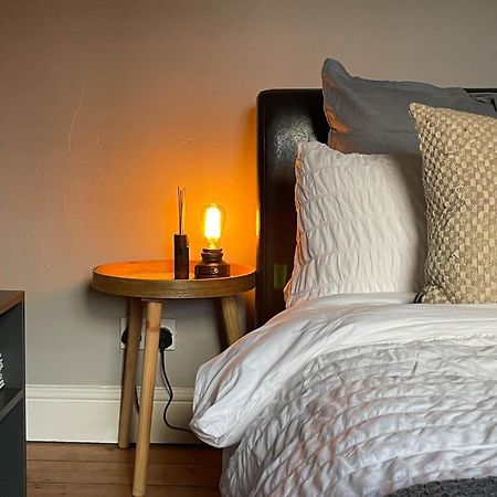 Townhouse In Trendy Suburb Of Hoole Apartamento Chester Exterior foto