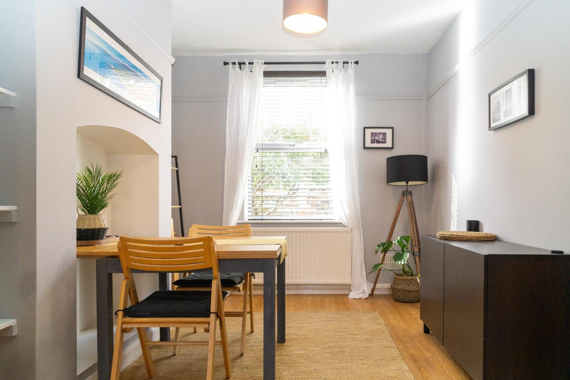 Townhouse In Trendy Suburb Of Hoole Apartamento Chester Exterior foto